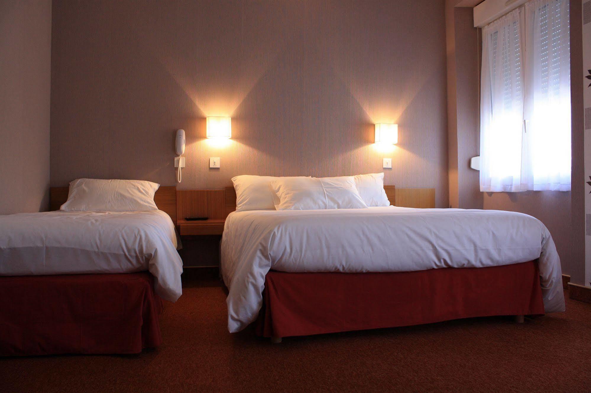 Hotel Du Touring Saint-Céré Dış mekan fotoğraf