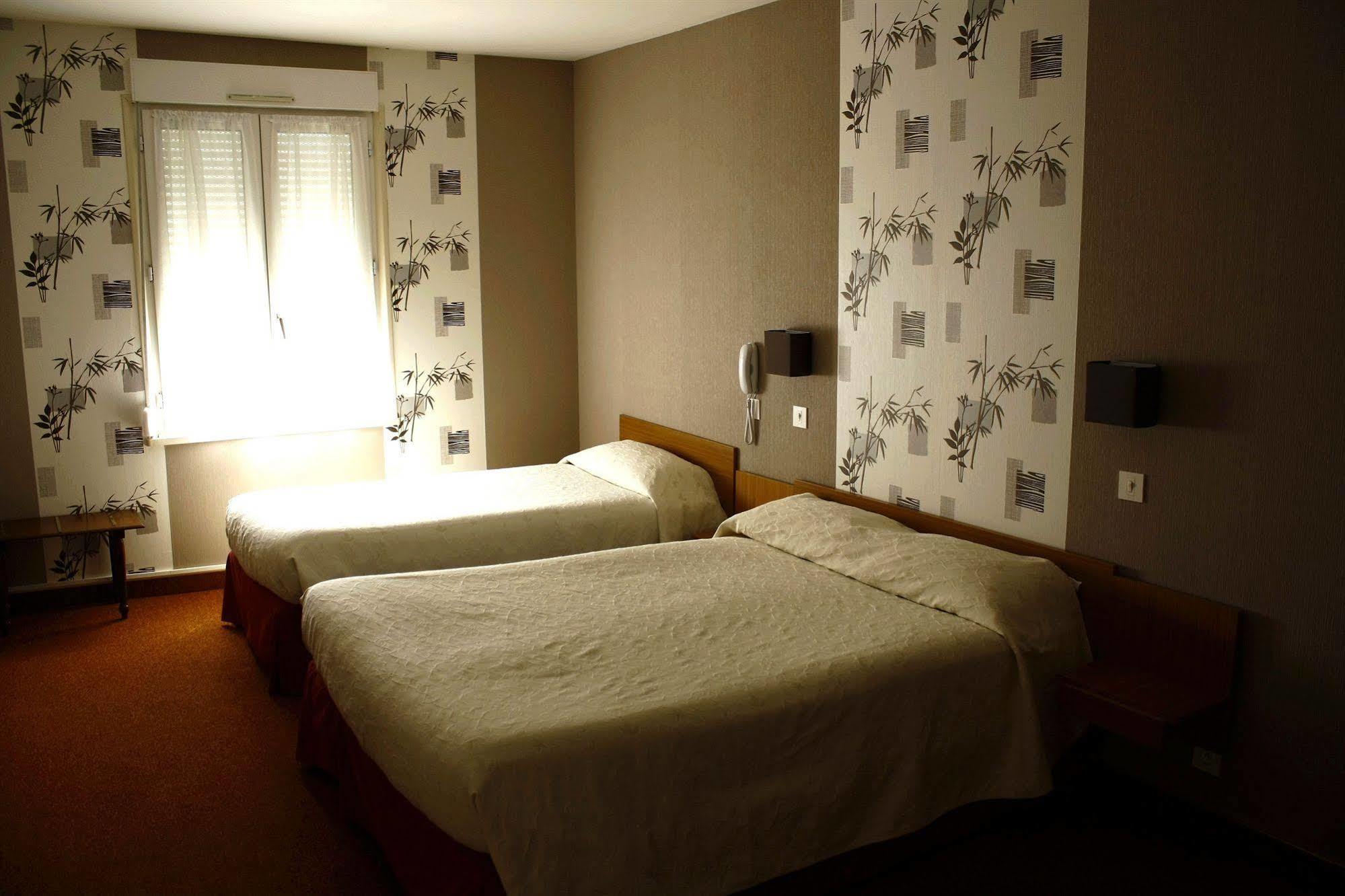 Hotel Du Touring Saint-Céré Dış mekan fotoğraf